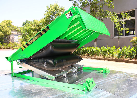 Stahlplattenrahmen Airbag Dock Leveler Lifting System automatische Tür