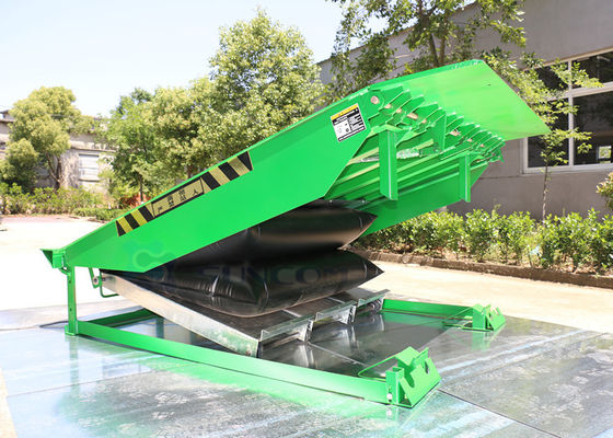 Außen sicher und langlebig 25000 LBS Kapazität Airbag Dock Leveler zum Laden und Entladen