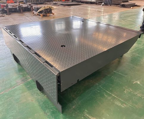 Schwerlastmechanischer Dockleveler für eine sichere und effiziente Belastung